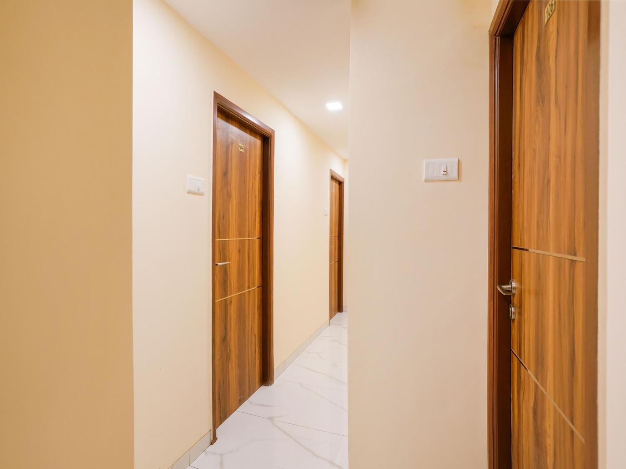 Hotel O King Residency Near Bharat Talkies, Mumbai